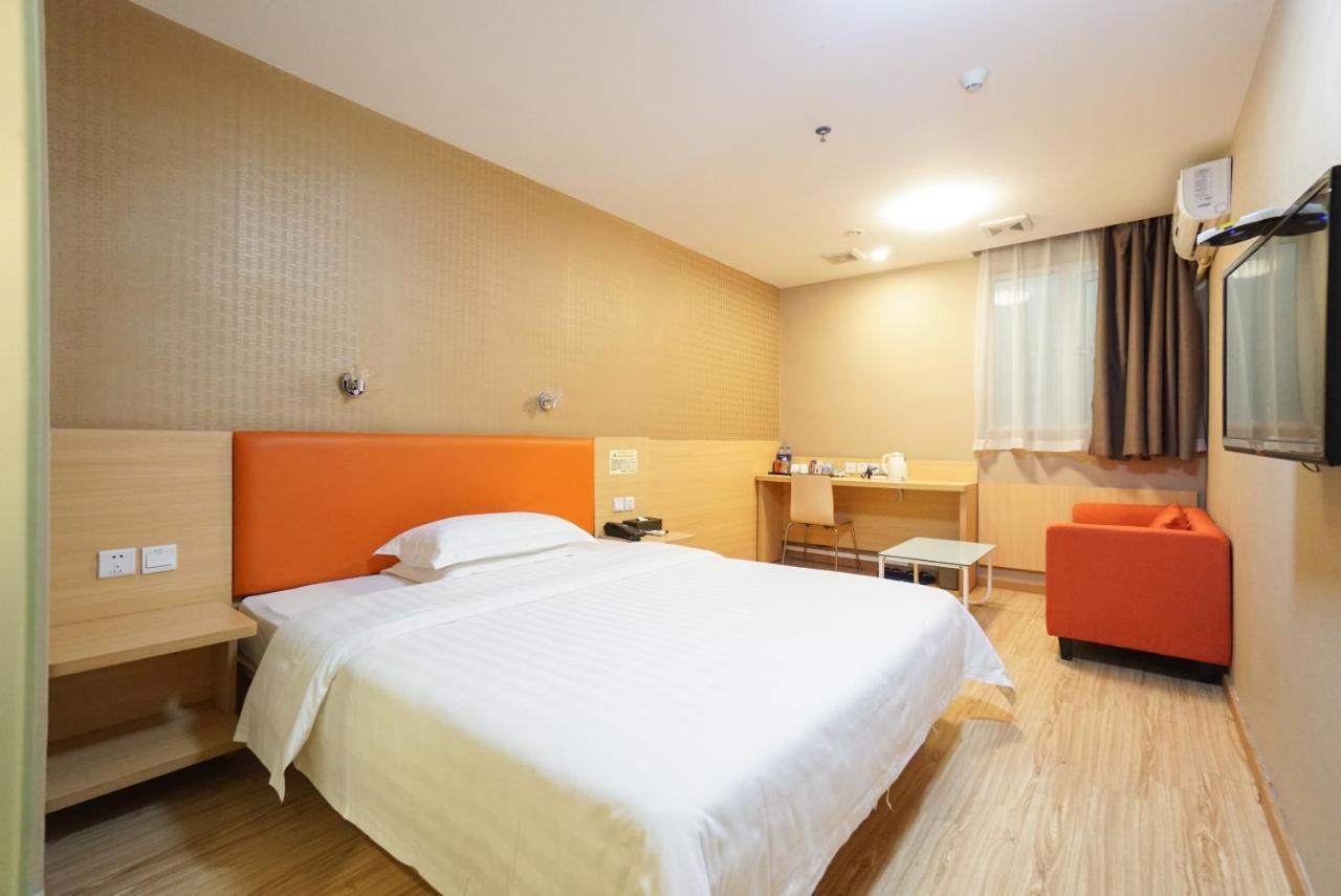 גואנגג'ואו Jia Mei Xin Holiday Hotel Baiyun Airport Branch מראה חיצוני תמונה