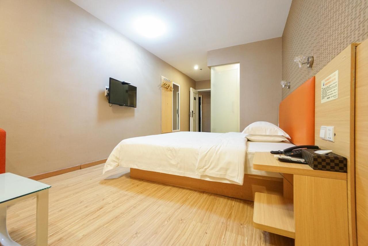 גואנגג'ואו Jia Mei Xin Holiday Hotel Baiyun Airport Branch מראה חיצוני תמונה