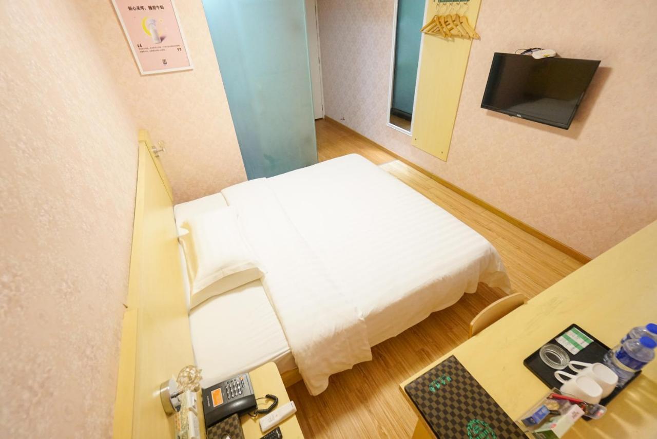 גואנגג'ואו Jia Mei Xin Holiday Hotel Baiyun Airport Branch מראה חיצוני תמונה