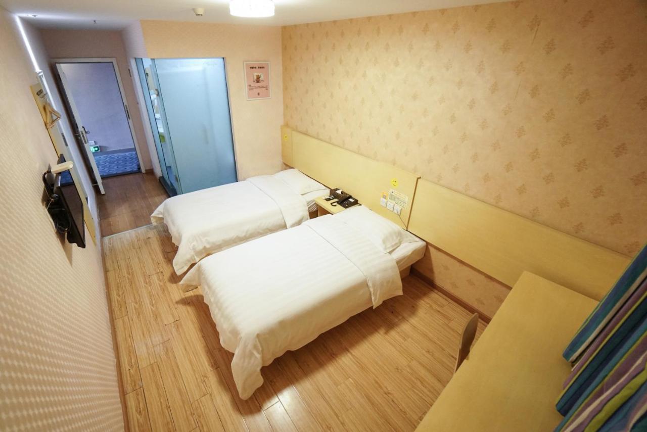 גואנגג'ואו Jia Mei Xin Holiday Hotel Baiyun Airport Branch מראה חיצוני תמונה