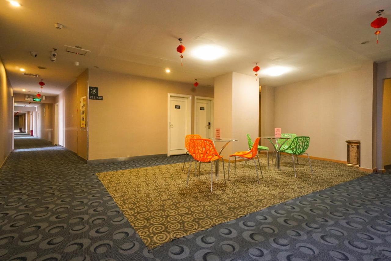 גואנגג'ואו Jia Mei Xin Holiday Hotel Baiyun Airport Branch מראה חיצוני תמונה