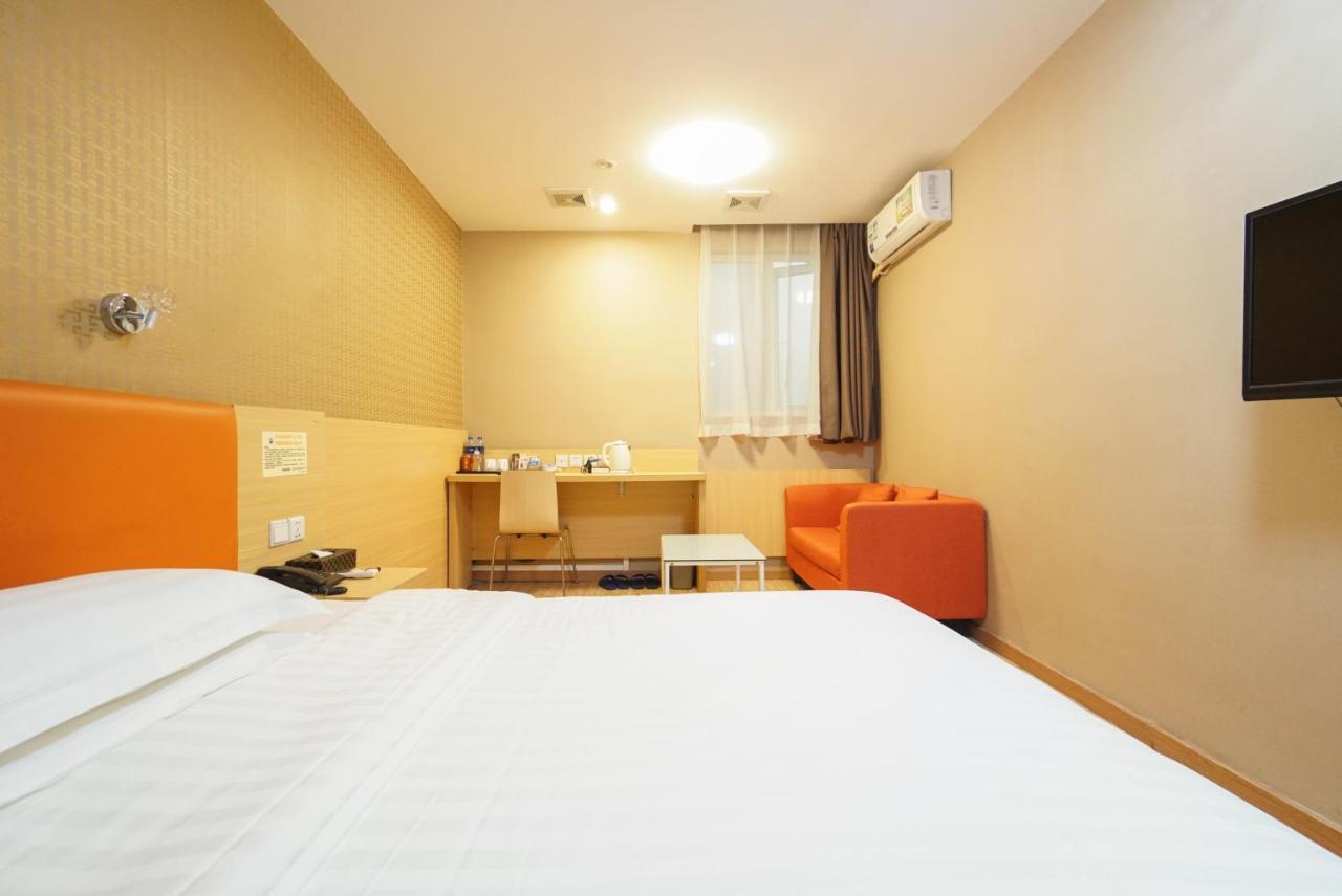 גואנגג'ואו Jia Mei Xin Holiday Hotel Baiyun Airport Branch מראה חיצוני תמונה